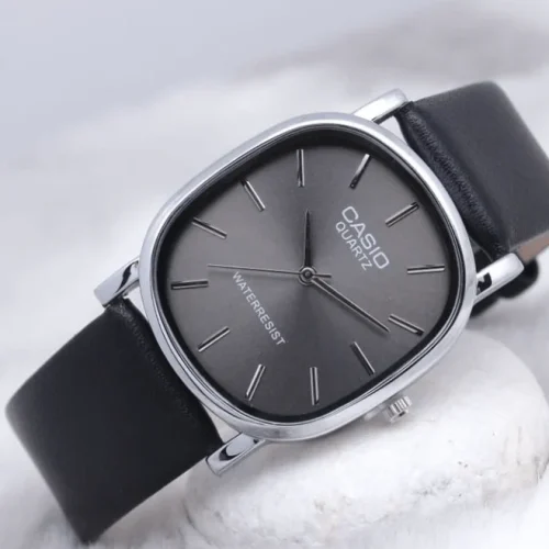 Leather Wristwatch – Classic Stylish Watch for Men & Women