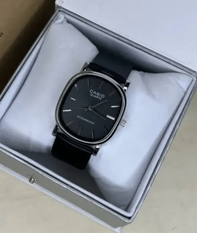 Leather Wristwatch – Classic Stylish Watch for Men & Women - Image 2